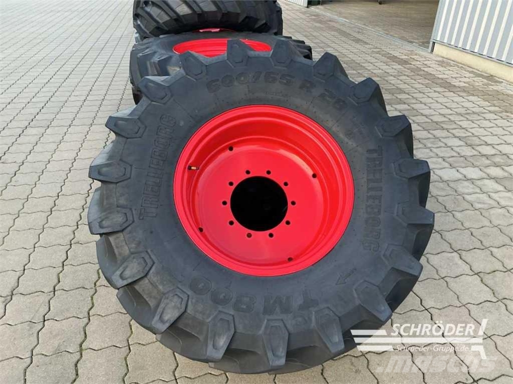 Fendt 2X 600/65 R28 / 2X 710/70 R38 TRELLEBORG Renkaat ja vanteet