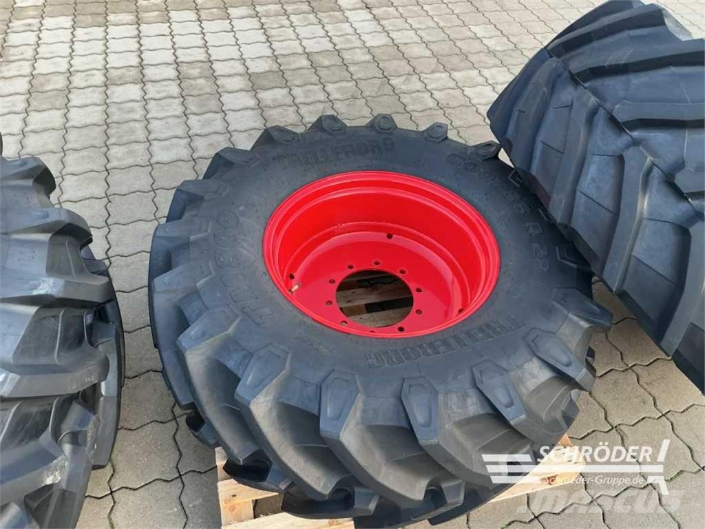 Fendt 2X 600/65 R28 / 2X 710/70 R38 TRELLEBORG Renkaat ja vanteet