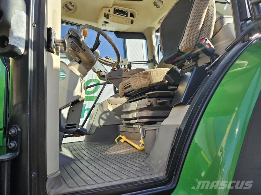 John Deere TRAKTOR 6215R Agricultura - Otros