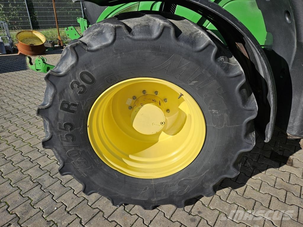 John Deere TRAKTOR 6215R Agricultura - Otros