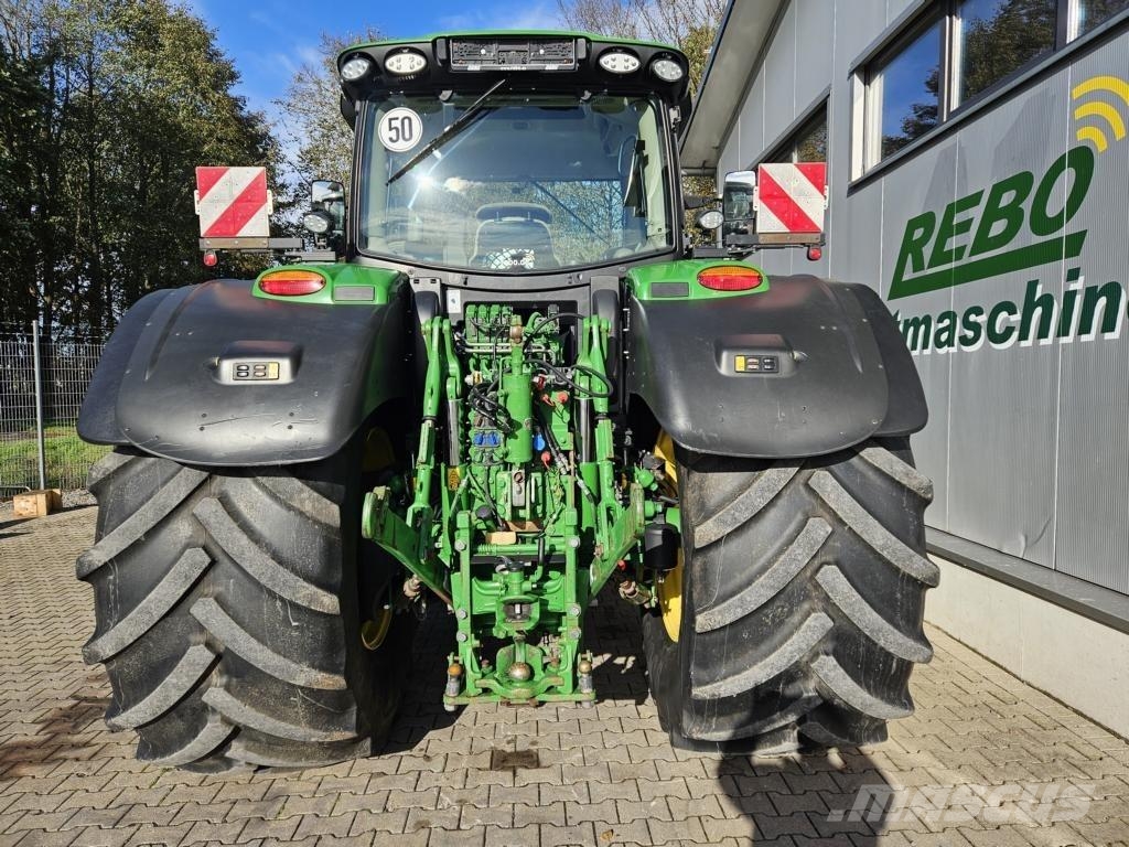 John Deere TRAKTOR 6215R Agricultura - Otros