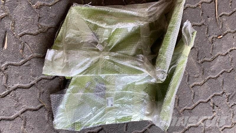 CLAAS Seitenbleche für V- Schneidwerk bis 7,50 m Žací stroj-kondicionér