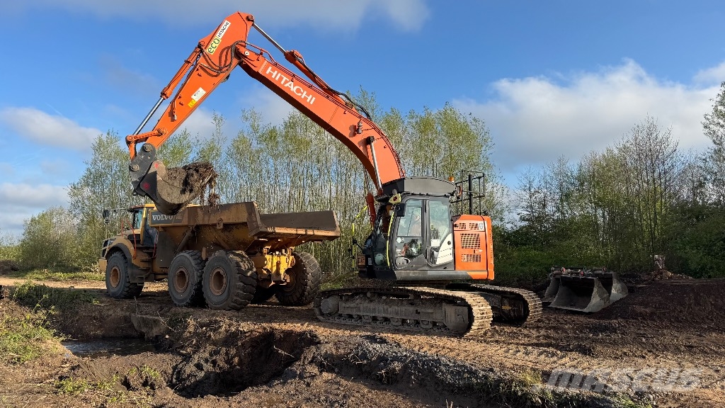 Hitachi ZX 225 US LC-6 Εκσκαφείς με ερπύστριες