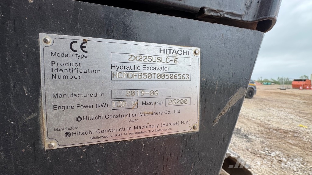 Hitachi ZX 225 US LC-6 Εκσκαφείς με ερπύστριες