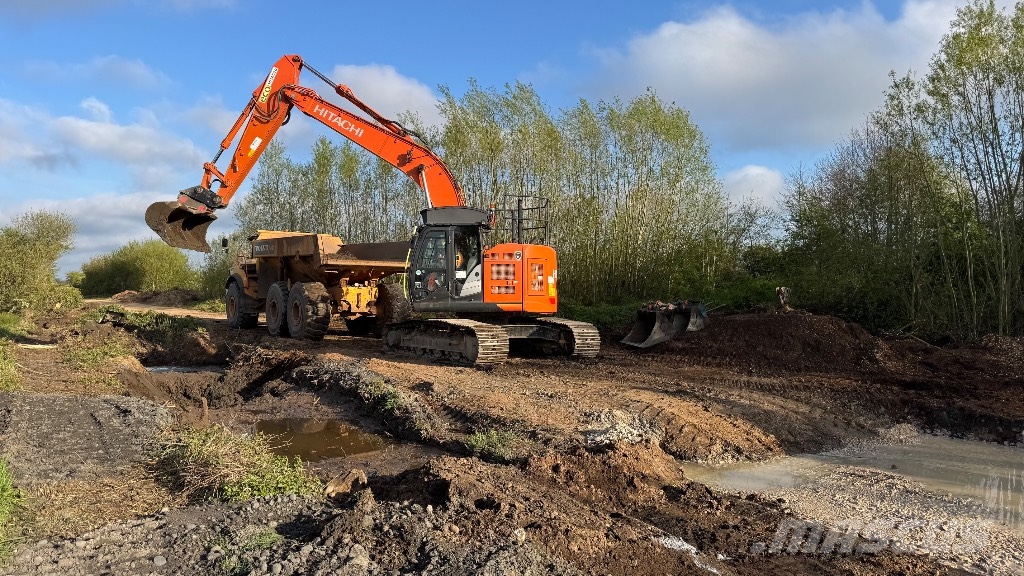 Hitachi ZX 225 US LC-6 Εκσκαφείς με ερπύστριες