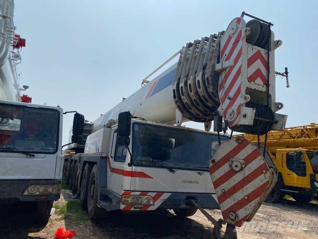 Zoomlion QAY220V 220ton Crane Mobiilinosturit