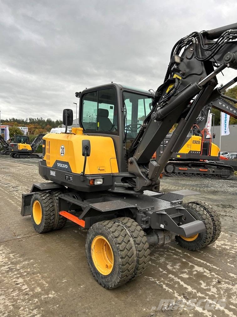 Volvo EW 60 E Bagri na kolesih