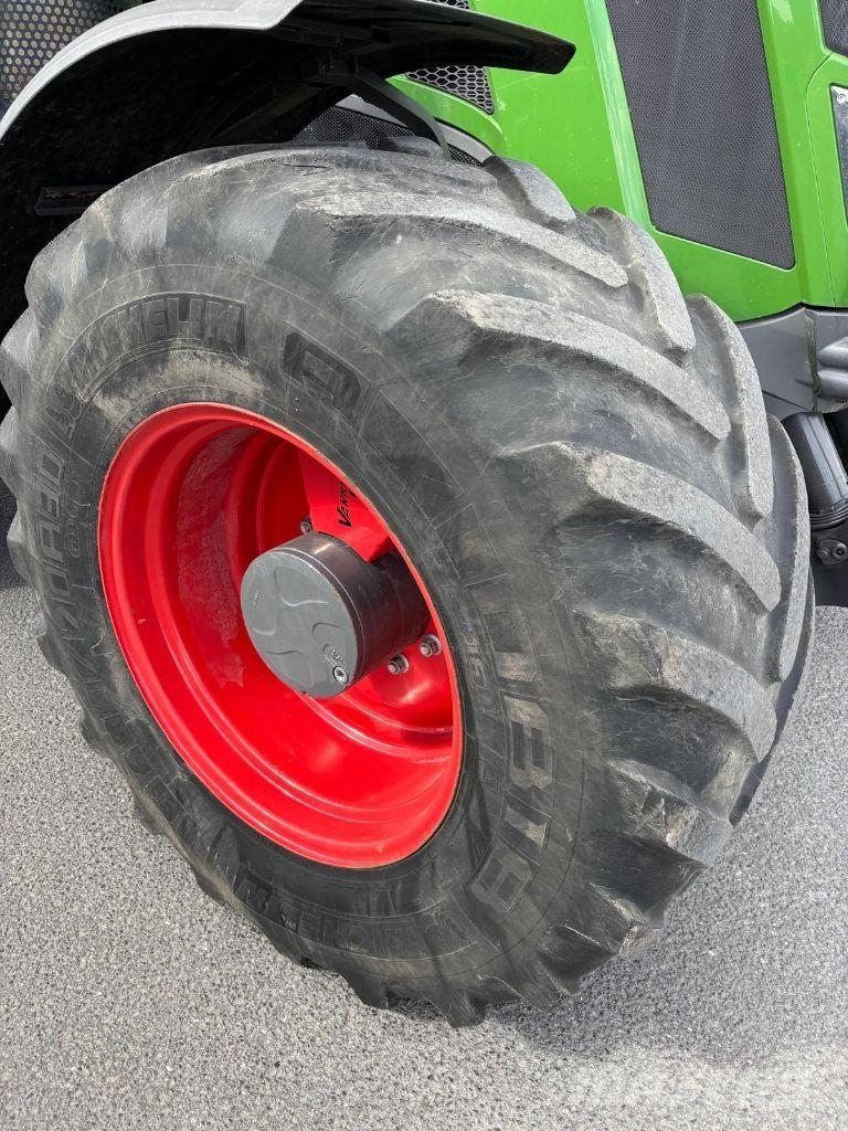 Fendt 826 VARIO PROFI + Tractoren