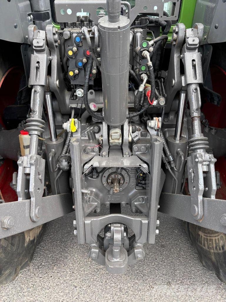 Fendt 826 VARIO PROFI + Tractoren