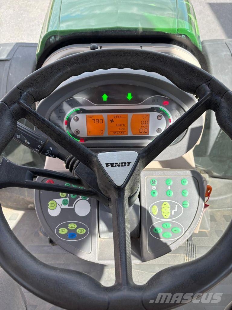 Fendt 826 VARIO PROFI + Tractoren