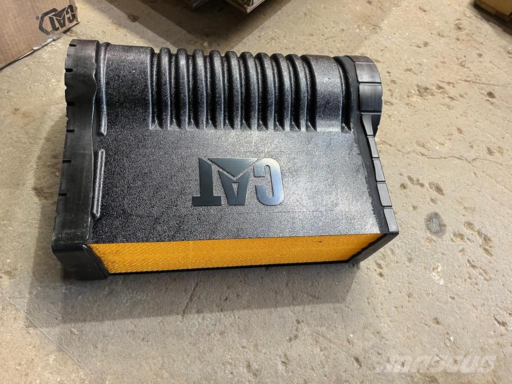 CAT EXCAVATOR and LOADER NEW PARTS CHECK LIST WITH AVA معدات النقل - غير ذلك