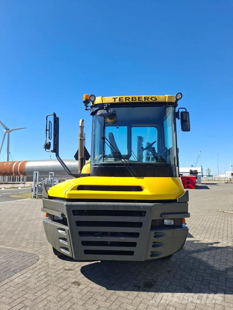 Terberg RT 222 4x4 35t Terminālie traktori