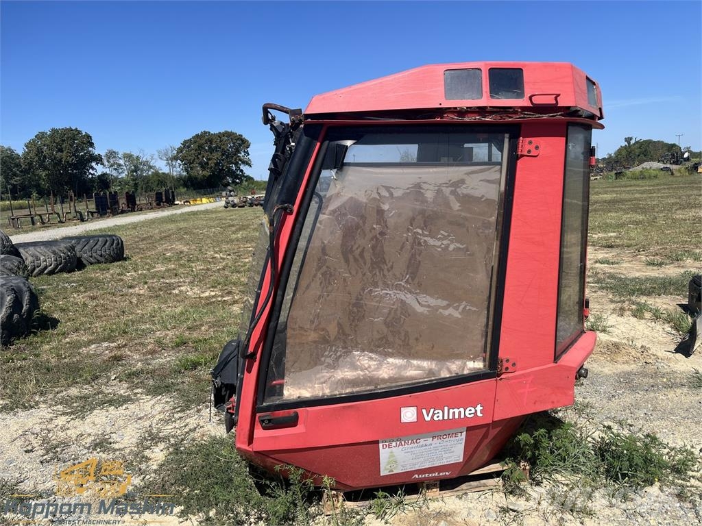 Valmet 941 Used/Beg Ohjaamo ja sisusta