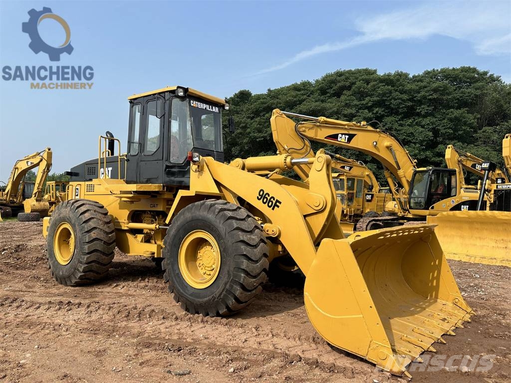 CAT 966F Kolesni nakladalci
