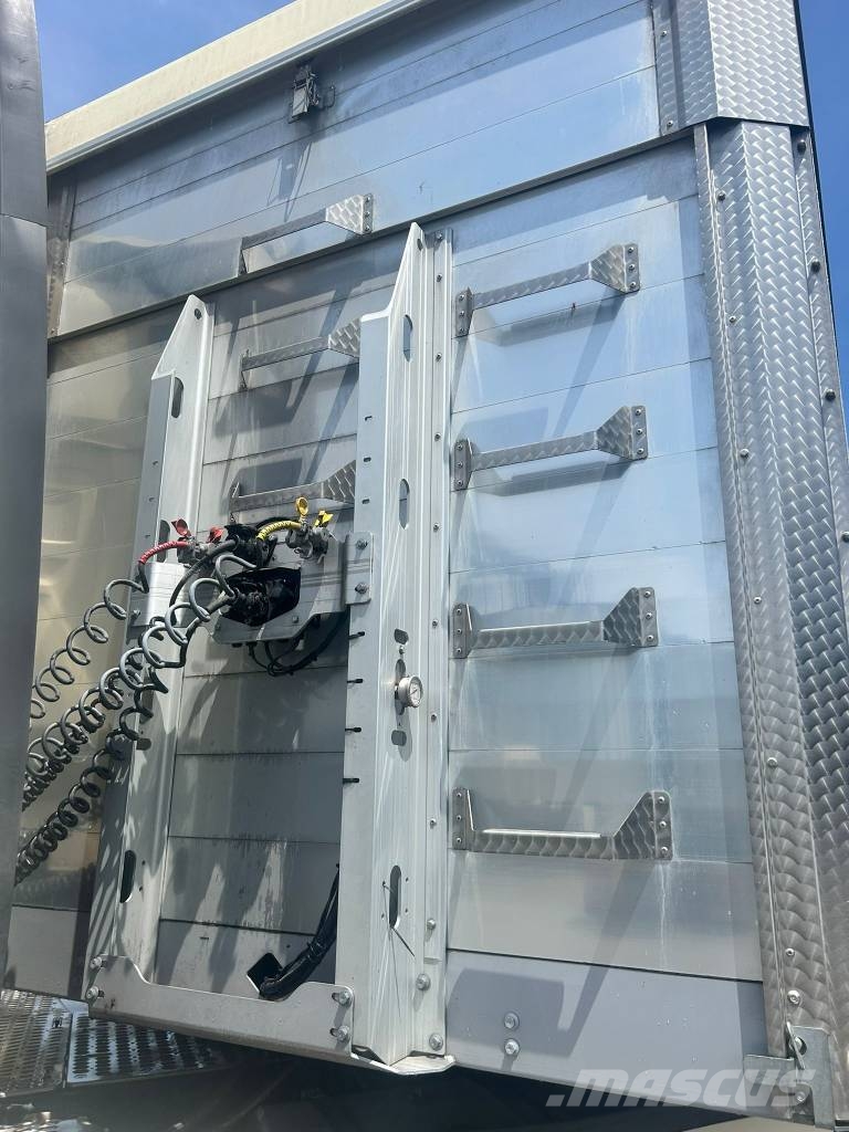  Carmosino 380/SP6 Reboques baú