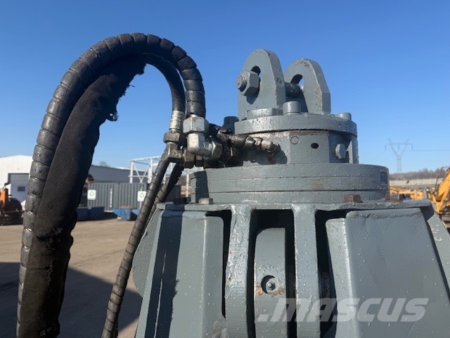 Fuchs MHL 360 SCRAP GRIPPER MASE 2900 /LIEBHERR 944 خطاطيف