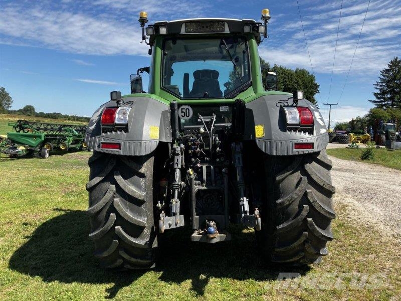 Fendt 828 Vario Трактори