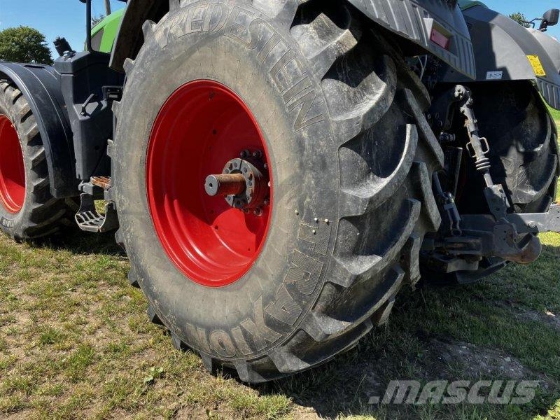 Fendt 828 Vario Трактори