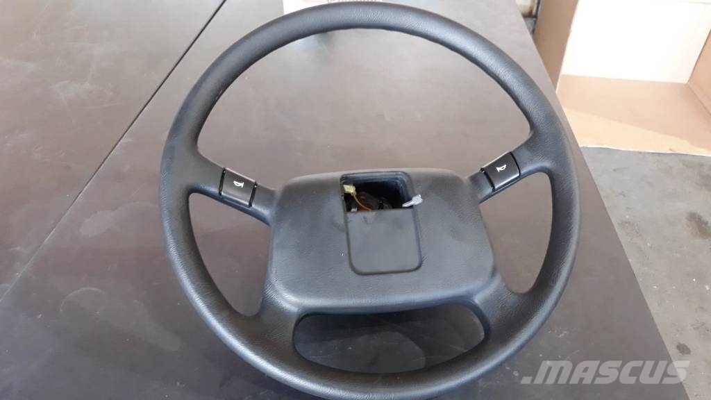 Volvo STEERING WEEL 1062027 Kabiinid