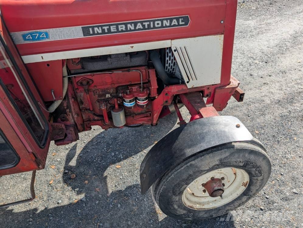 International 474, lämmin hytti, ohjaustehostin, kulkee 44 km/h Traktori