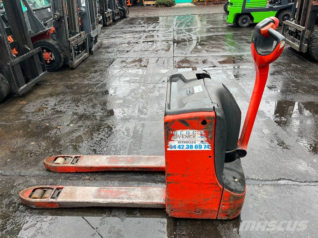 Linde T18 /152/ V-4230 OB Stand-in stackers