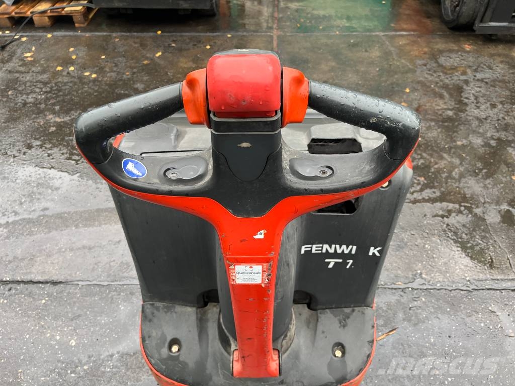 Linde T18 /152/ V-4230 OB Stand-in stackers