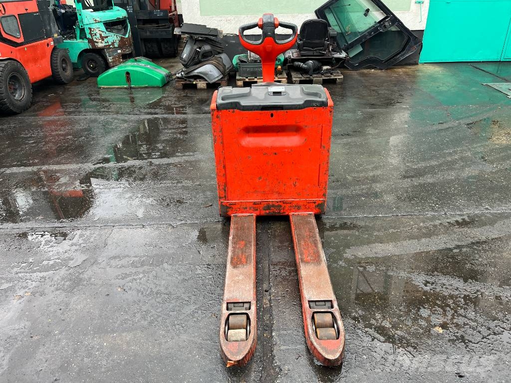 Linde T18 /152/ V-4230 OB Stand-in stackers