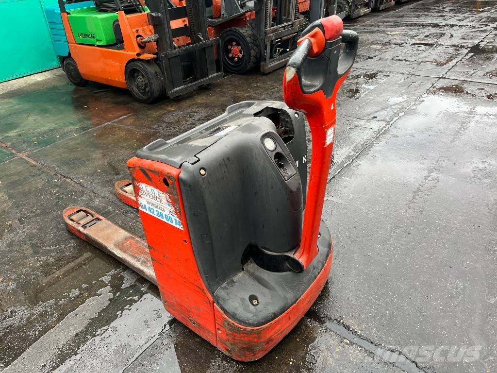 Linde T18 /152/ V-4230 OB Stand-in stackers