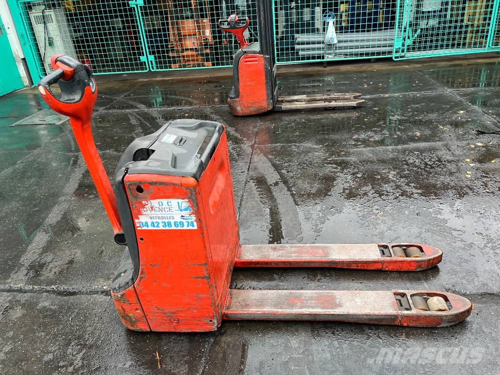 Linde T18 /152/ V-4230 OB Stand-in stackers
