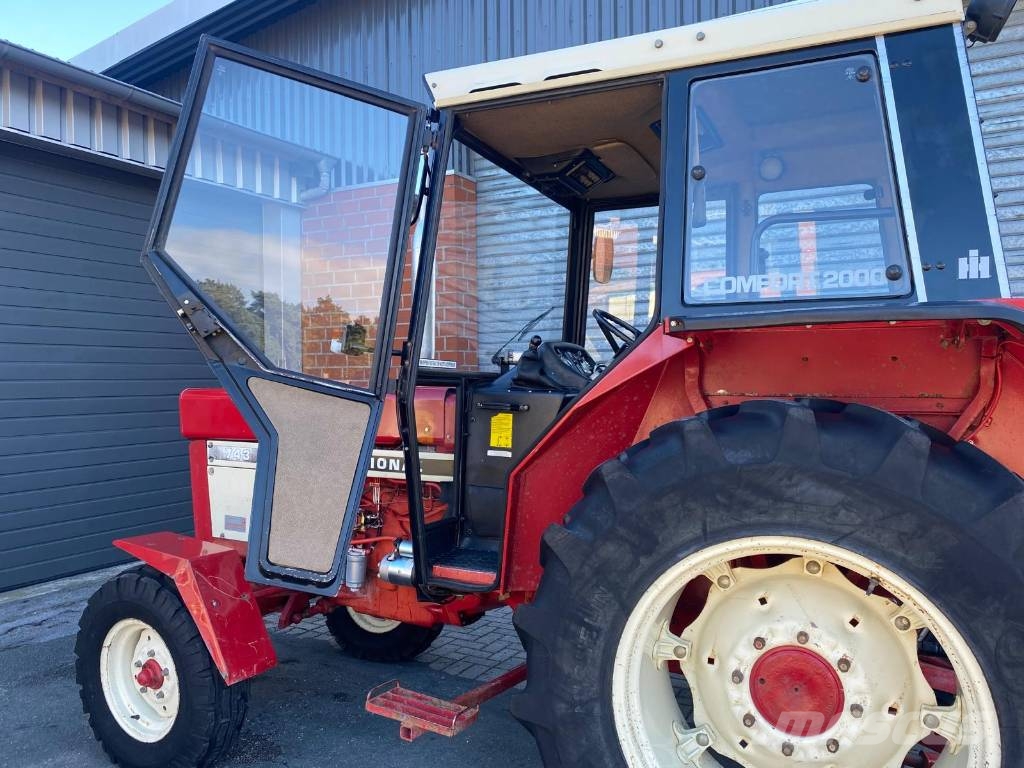 IHC 743 Traktorit