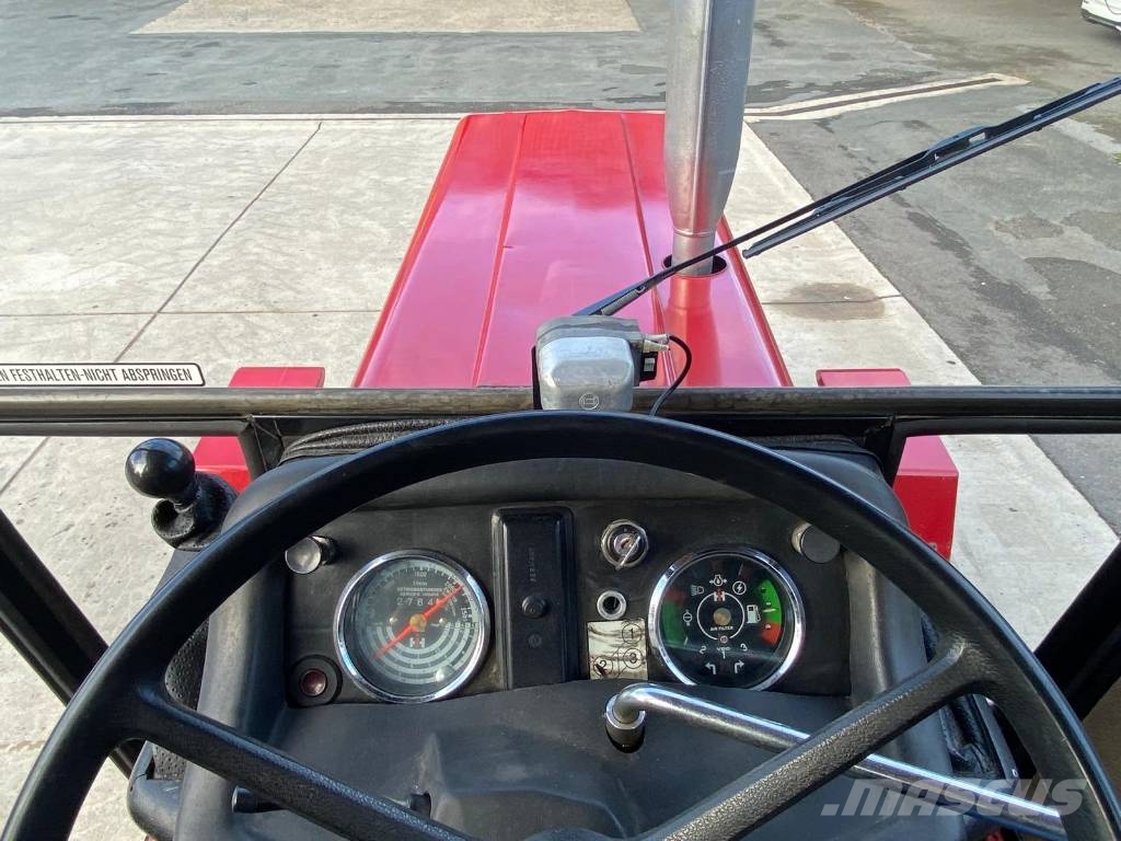 IHC 743 Traktorit