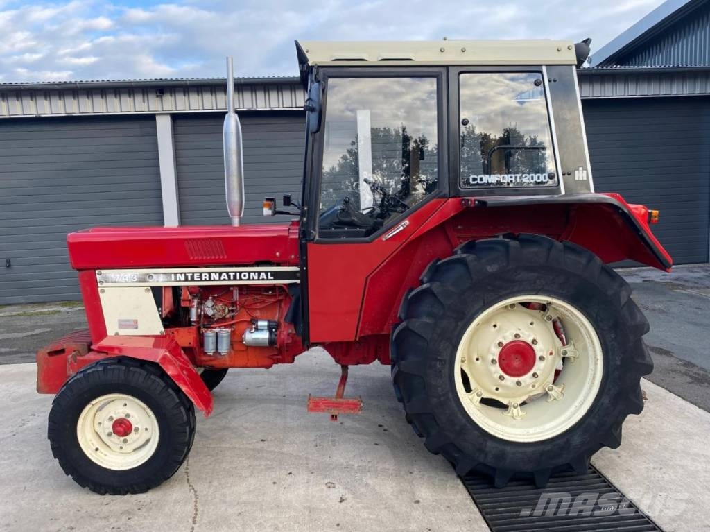 IHC 743 Traktorit