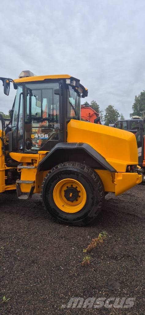 JCB 413 S Kolesni nakladalci