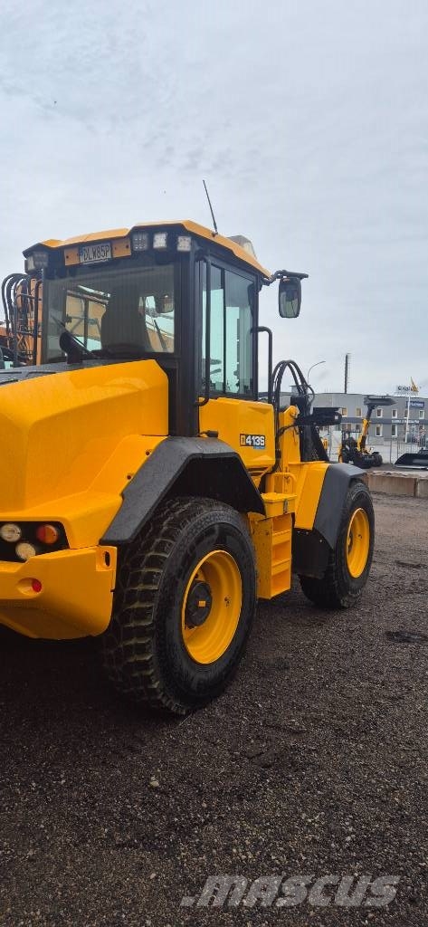 JCB 413 S Kolesni nakladalci