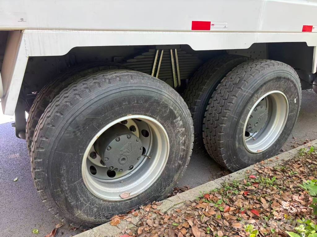 Howo 375 Vehículos compactos de volteo