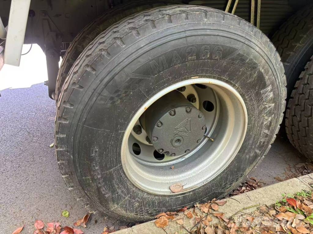 Howo 375 Vehículos compactos de volteo
