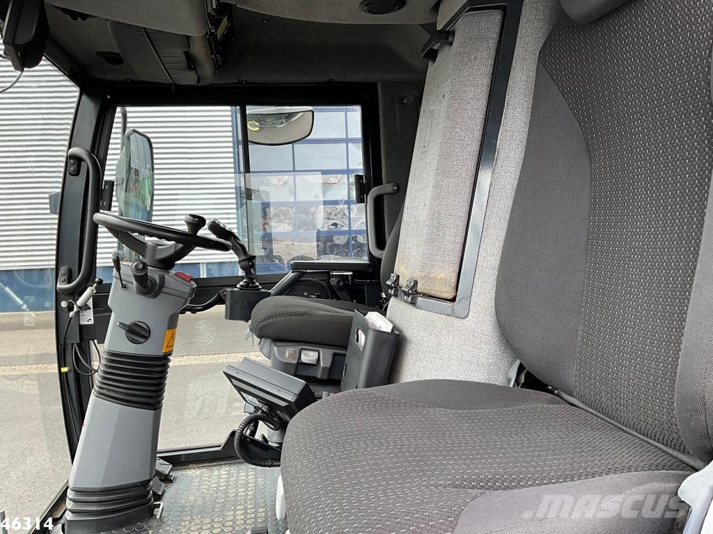 Schmidt Compact 400 Euro 6 with 3-rd brush Veegwagens