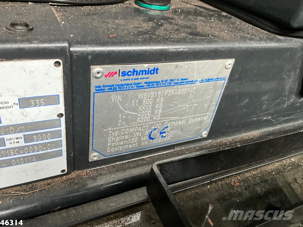 Schmidt Compact 400 Euro 6 with 3-rd brush Veegwagens