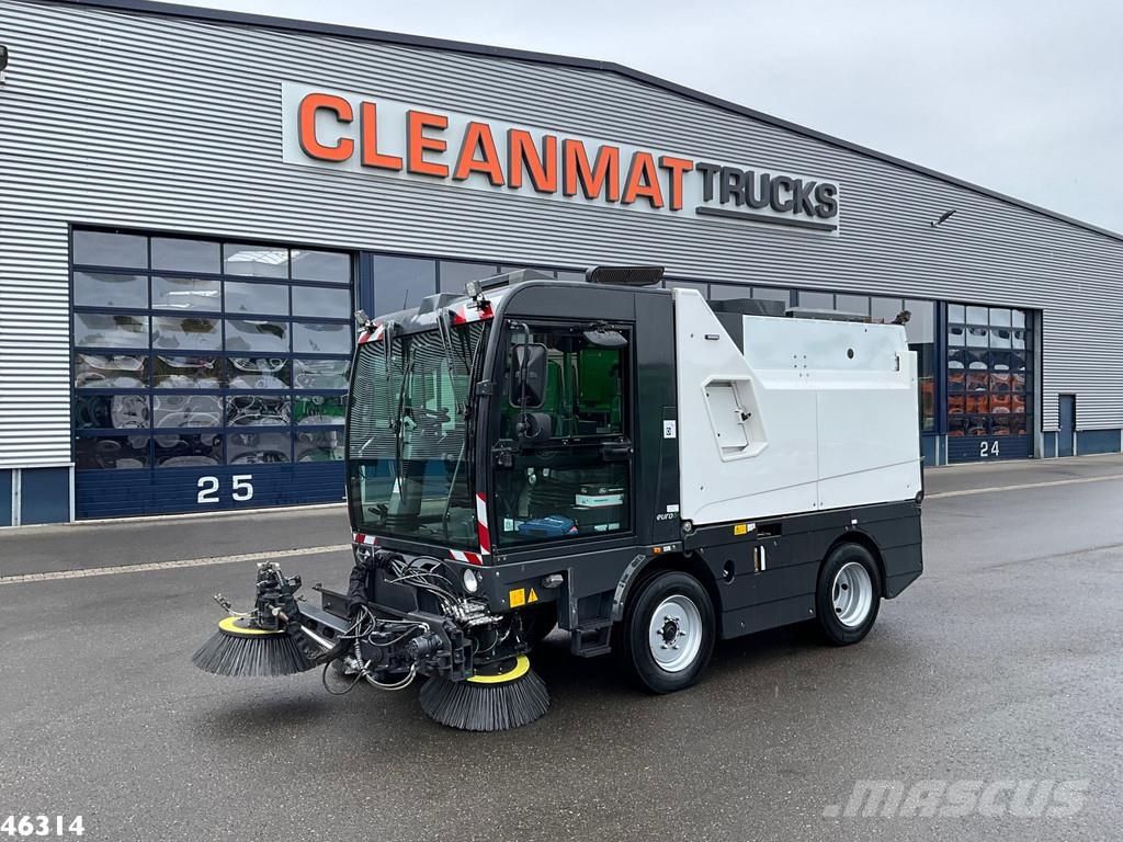 Schmidt Compact 400 Euro 6 with 3-rd brush Veegwagens