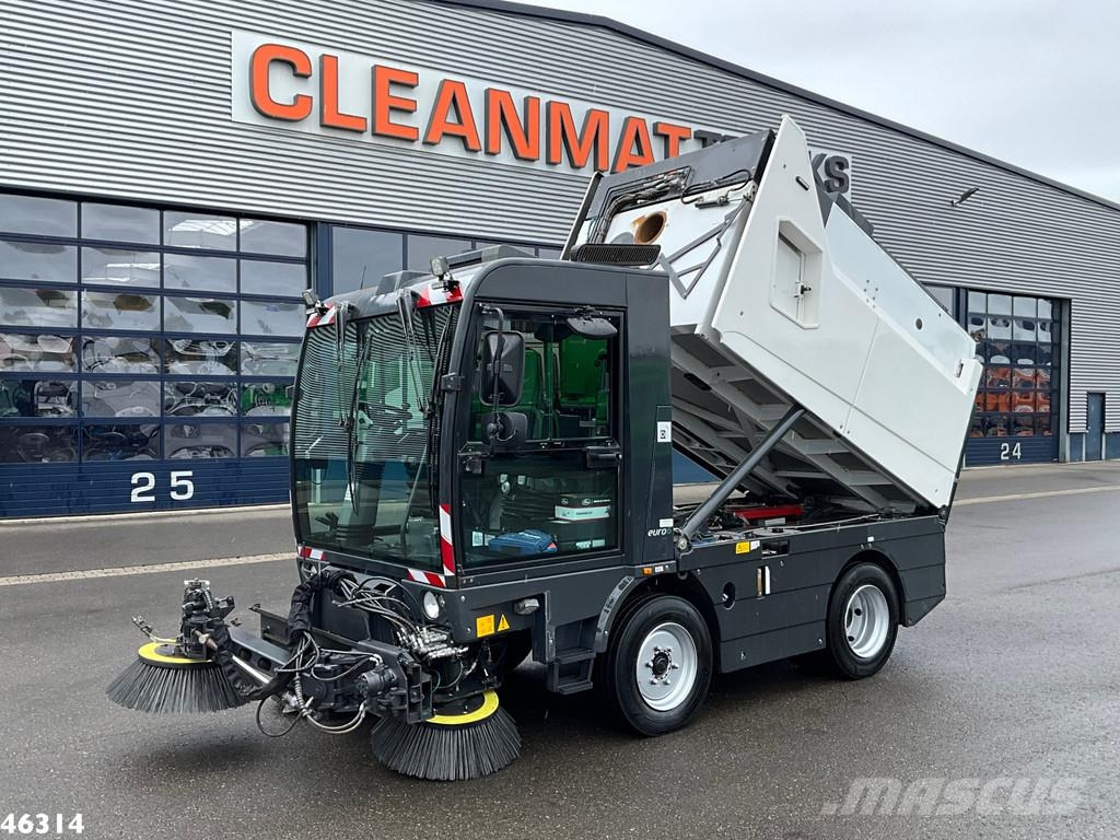 Schmidt Compact 400 Euro 6 with 3-rd brush Veegwagens