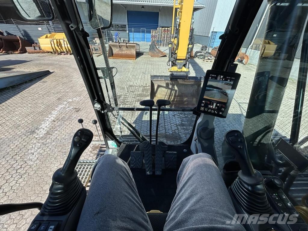 CAT 323-07 Roomikekskavaatorid