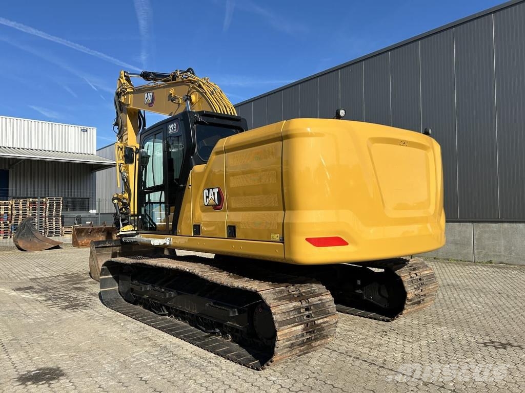 CAT 323-07 Roomikekskavaatorid