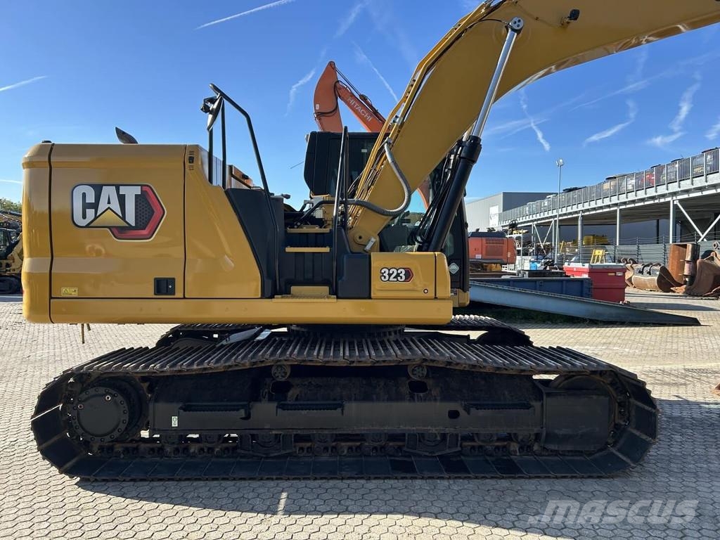 CAT 323-07 Roomikekskavaatorid