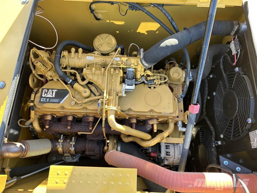 CAT 323-07 Roomikekskavaatorid