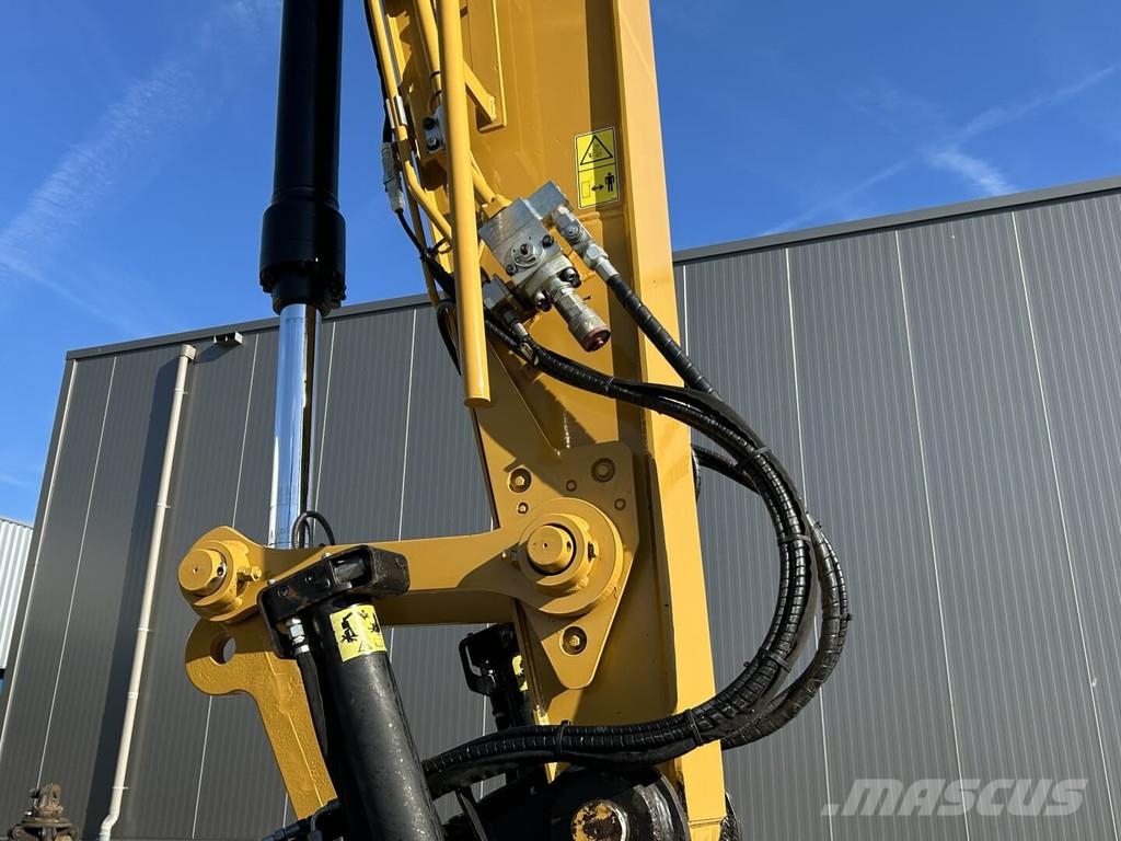 CAT 323-07 Roomikekskavaatorid