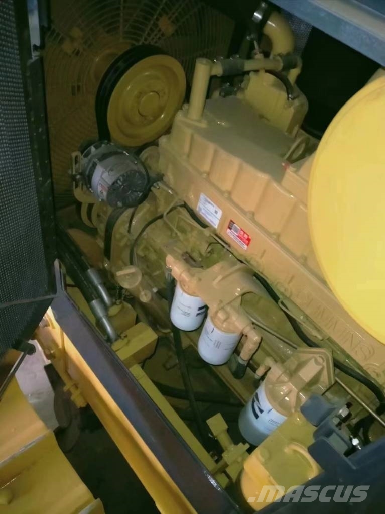 Shantui SD 32 履帶推土機