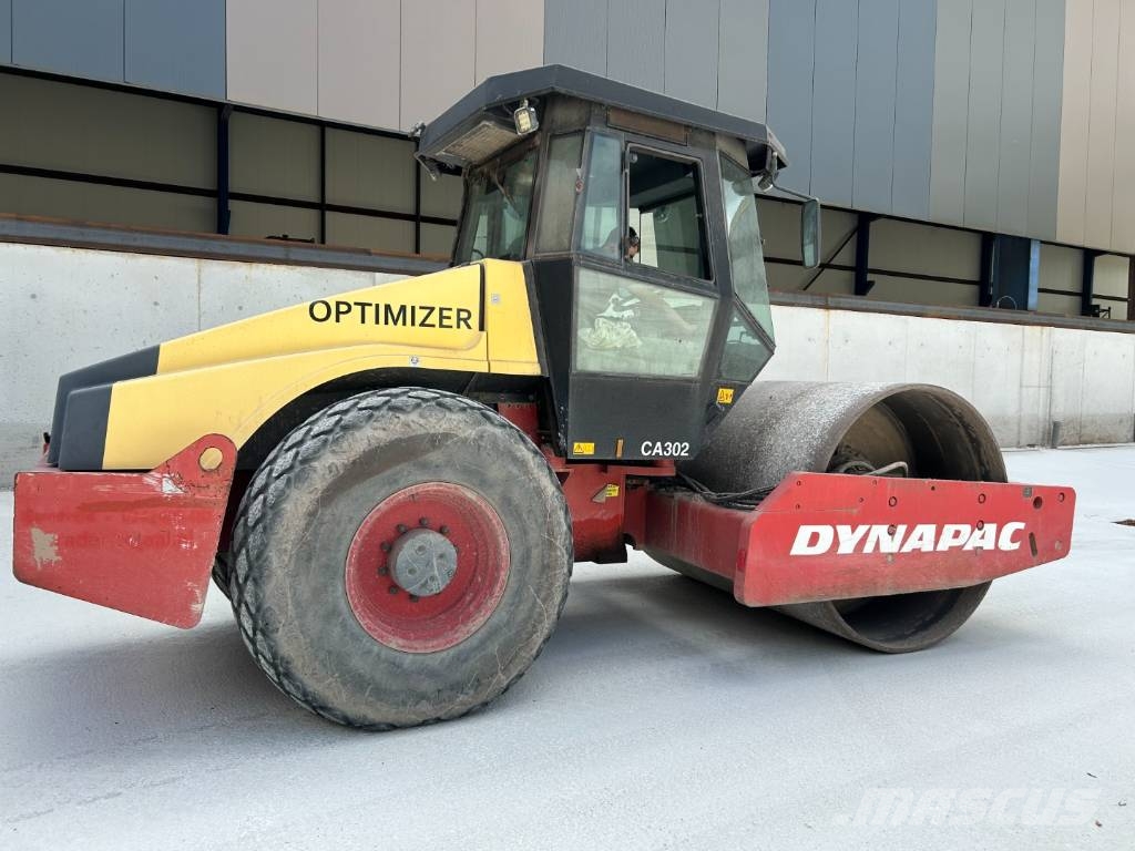 Dynapac CA 302 D Rodillos de un solo tambor