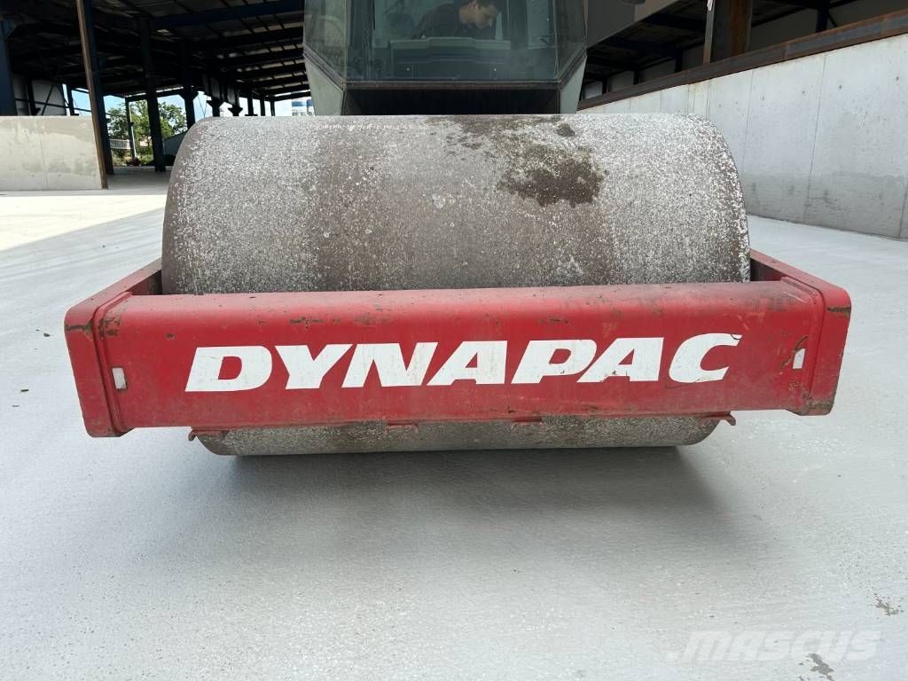 Dynapac CA 302 D Rodillos de un solo tambor