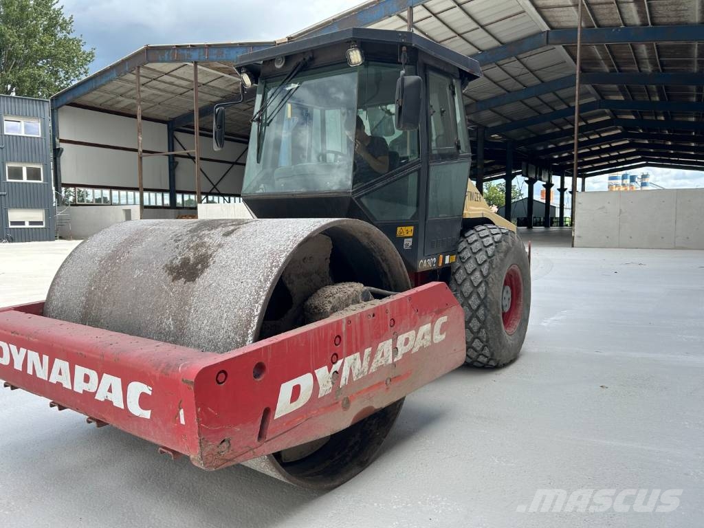 Dynapac CA 302 D Rodillos de un solo tambor