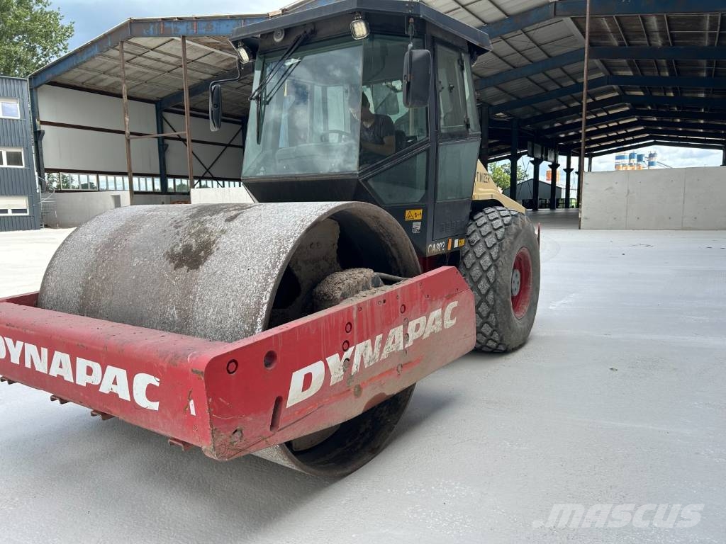 Dynapac CA 302 D Rodillos de un solo tambor